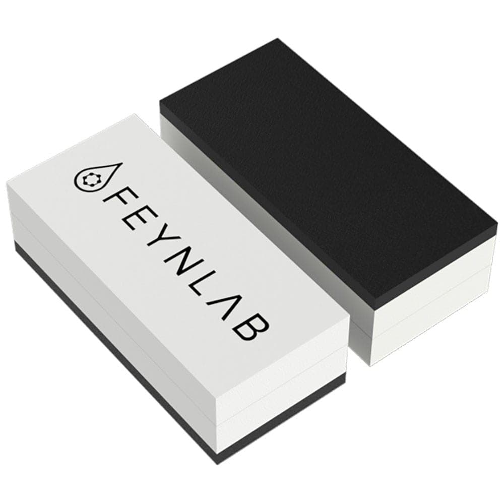 Pěnový aplikační blok FEYNLAB Foam Applicator Block s černou pracovní plochou a bílým tělem